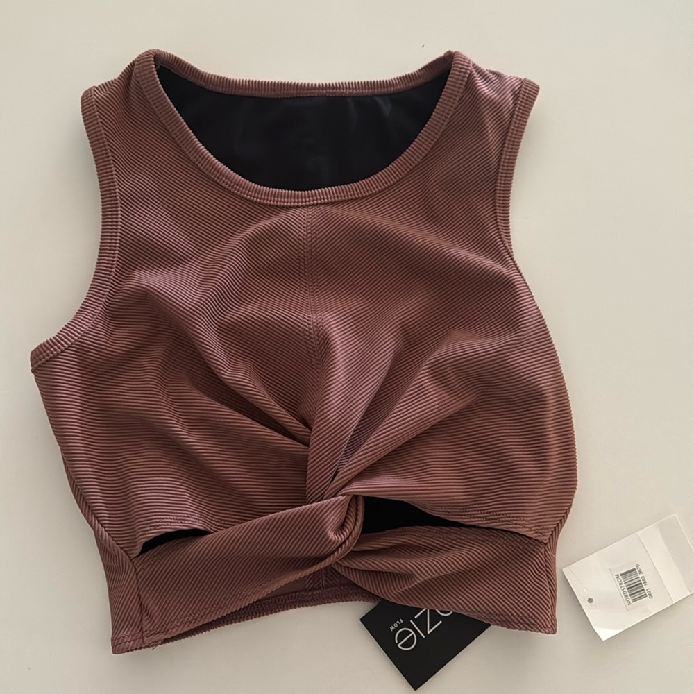Front twist crop workout top